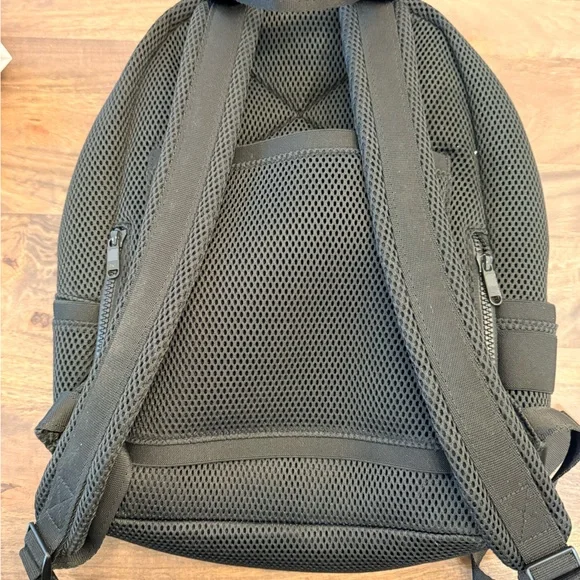 Dagne Dovet Air mesh medium backpack - Picture 5 of 7